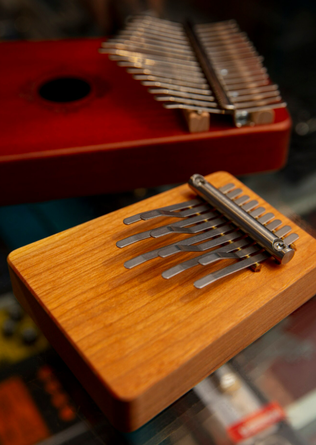 KALIMBAS Y SANSULAS